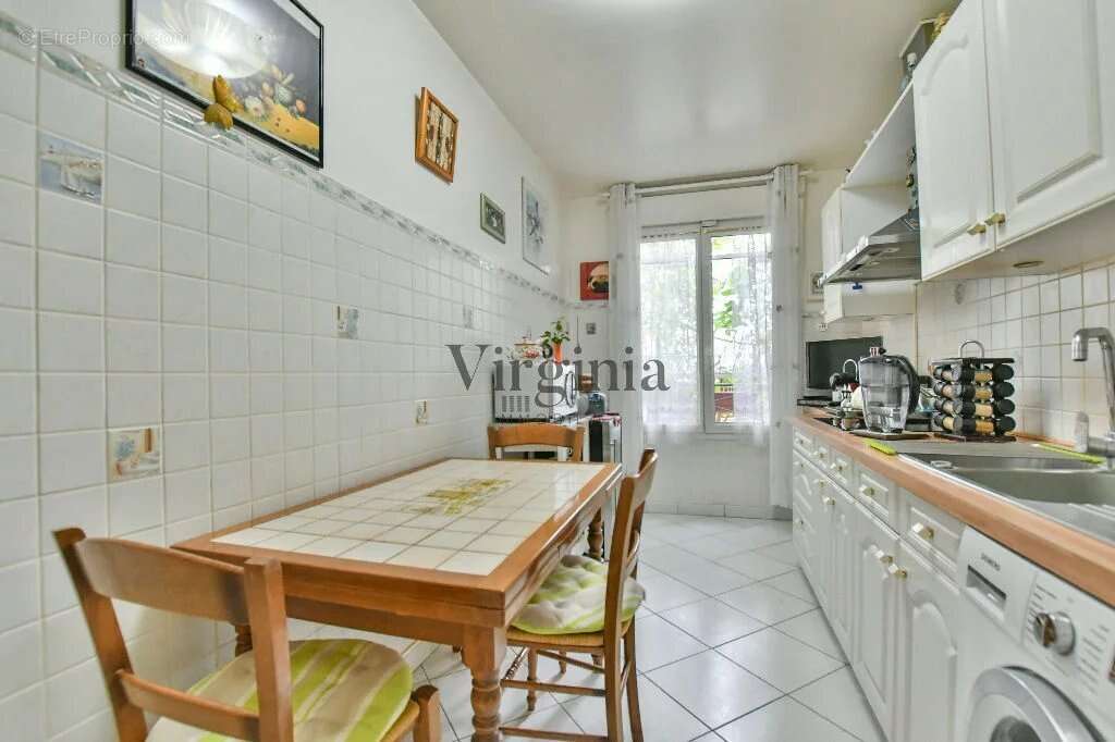 Appartement à CHARENTON-LE-PONT