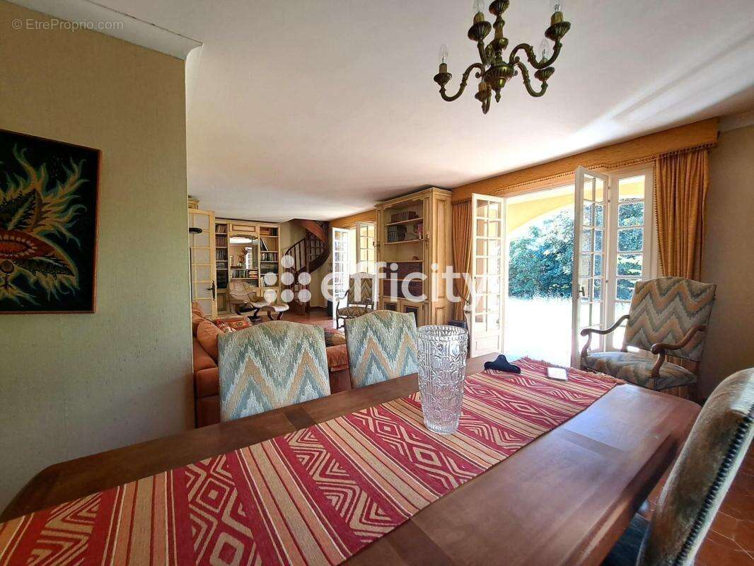 Maison à SANTA-LUCIA-DI-MORIANI