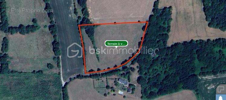 Terrain à LE PLANTIS