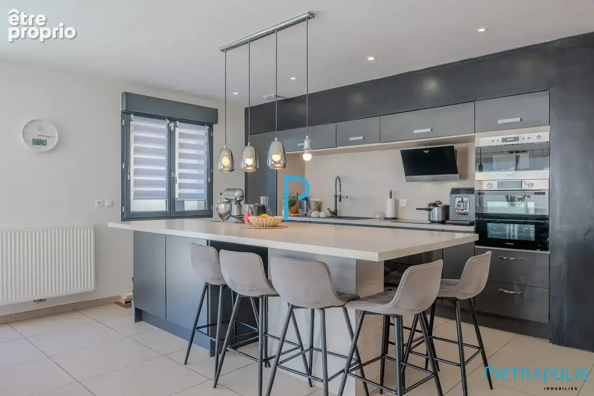 Maison 6 pièces 138 m² à vendre à Pontcharra-Sur-Turdine (69490) - photo 3