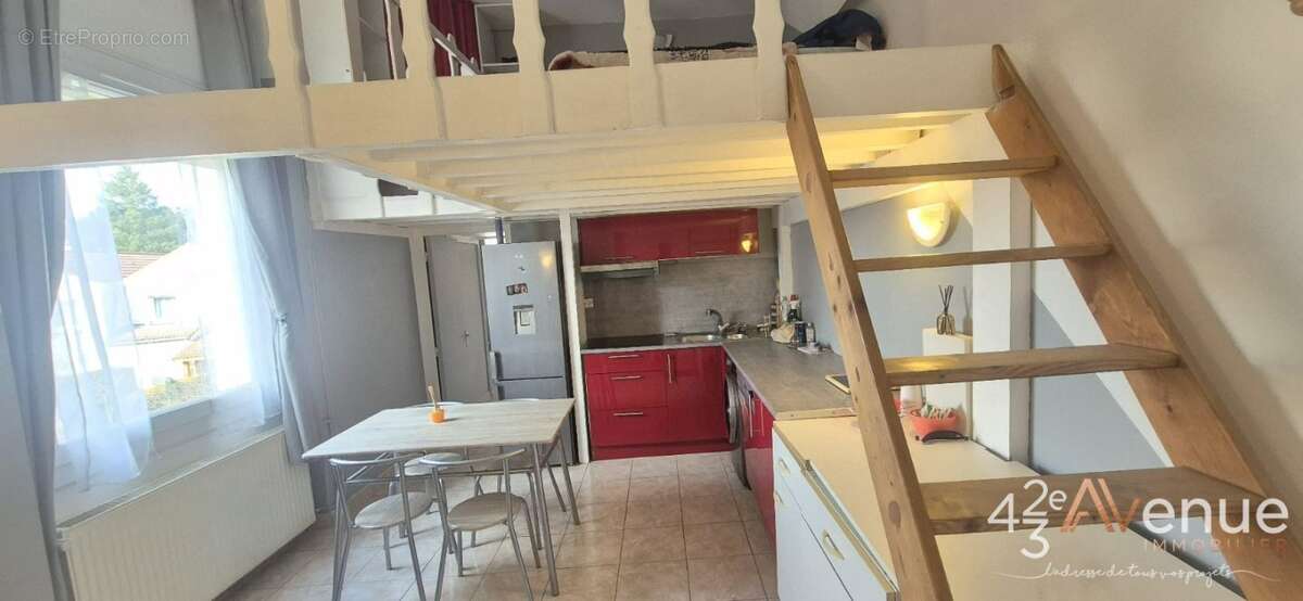 Appartement à SAINT-ETIENNE