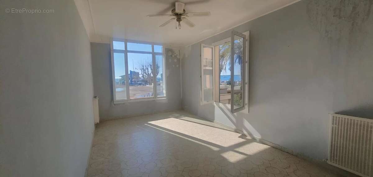 Appartement à VALLAURIS