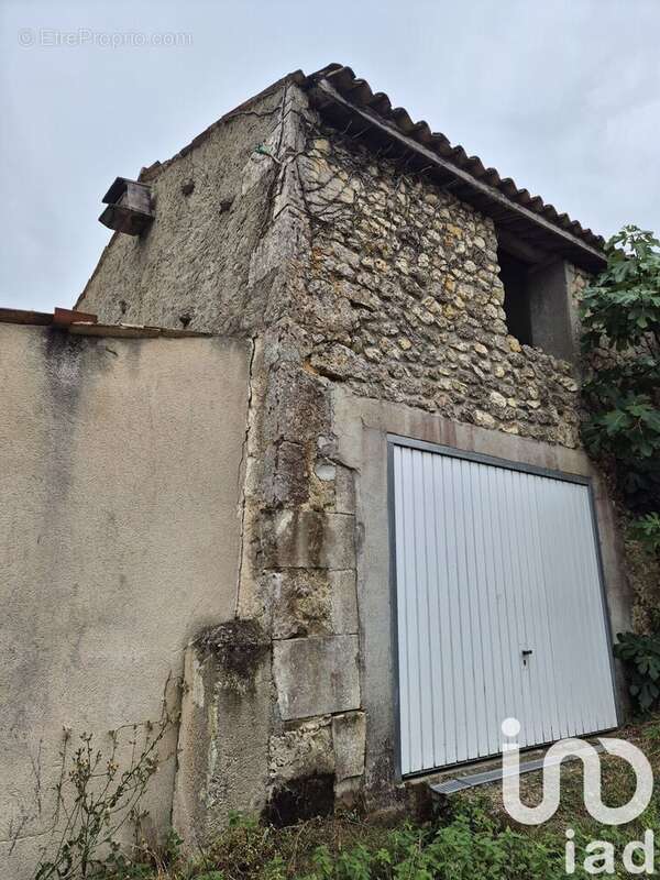 Photo 2 - Parking à MIRAMBEAU