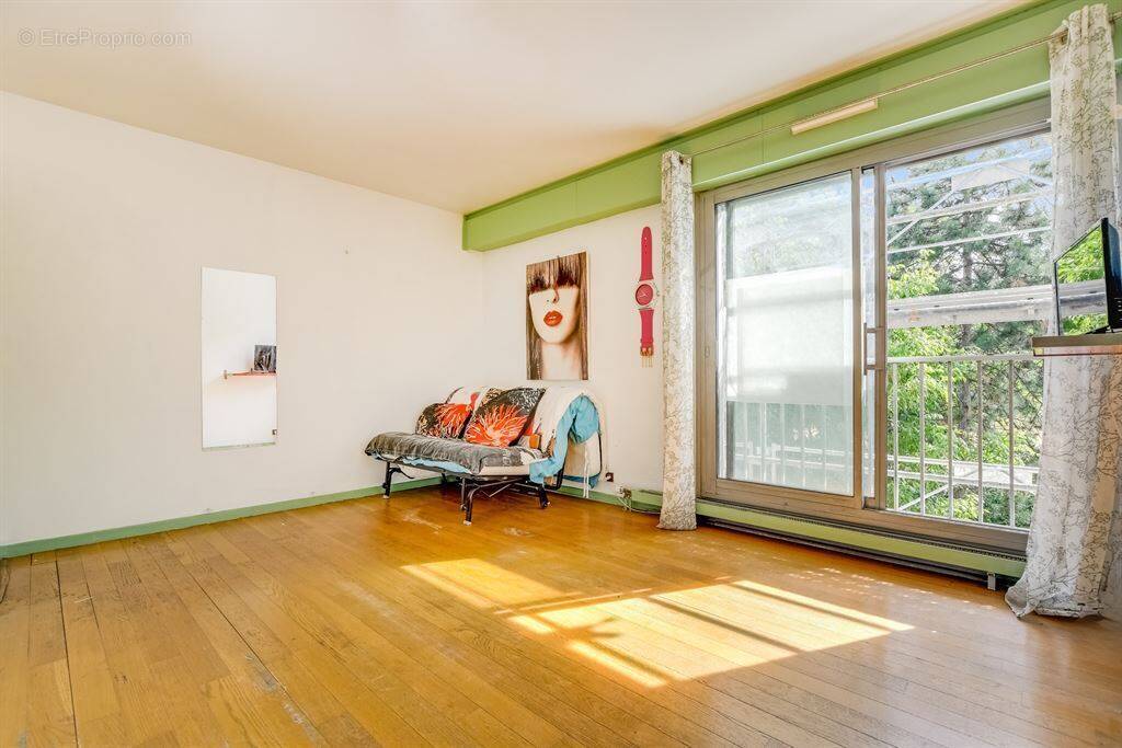 Appartement à PARIS-20E