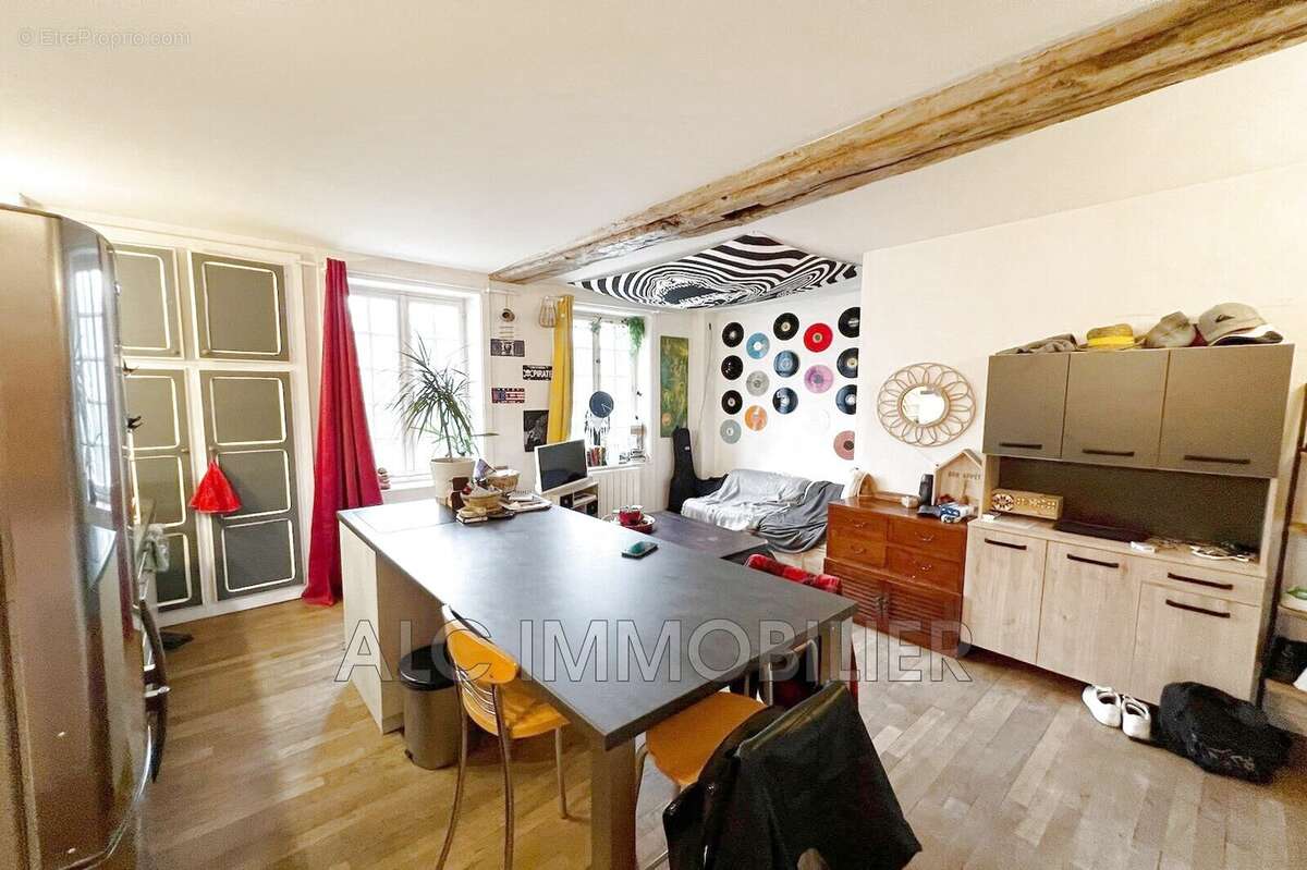 Maison 180 m² à Saint-Ceneri-Le-Gerei  - photo 2