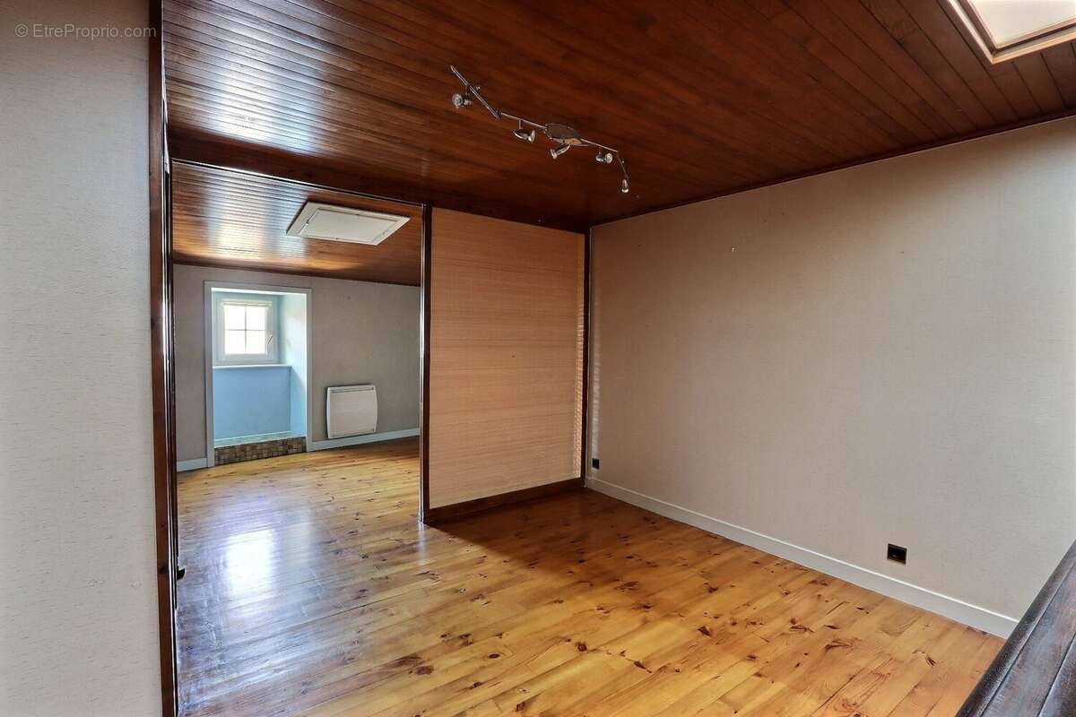 Maison 90 m² à Blanzat  - photo 8