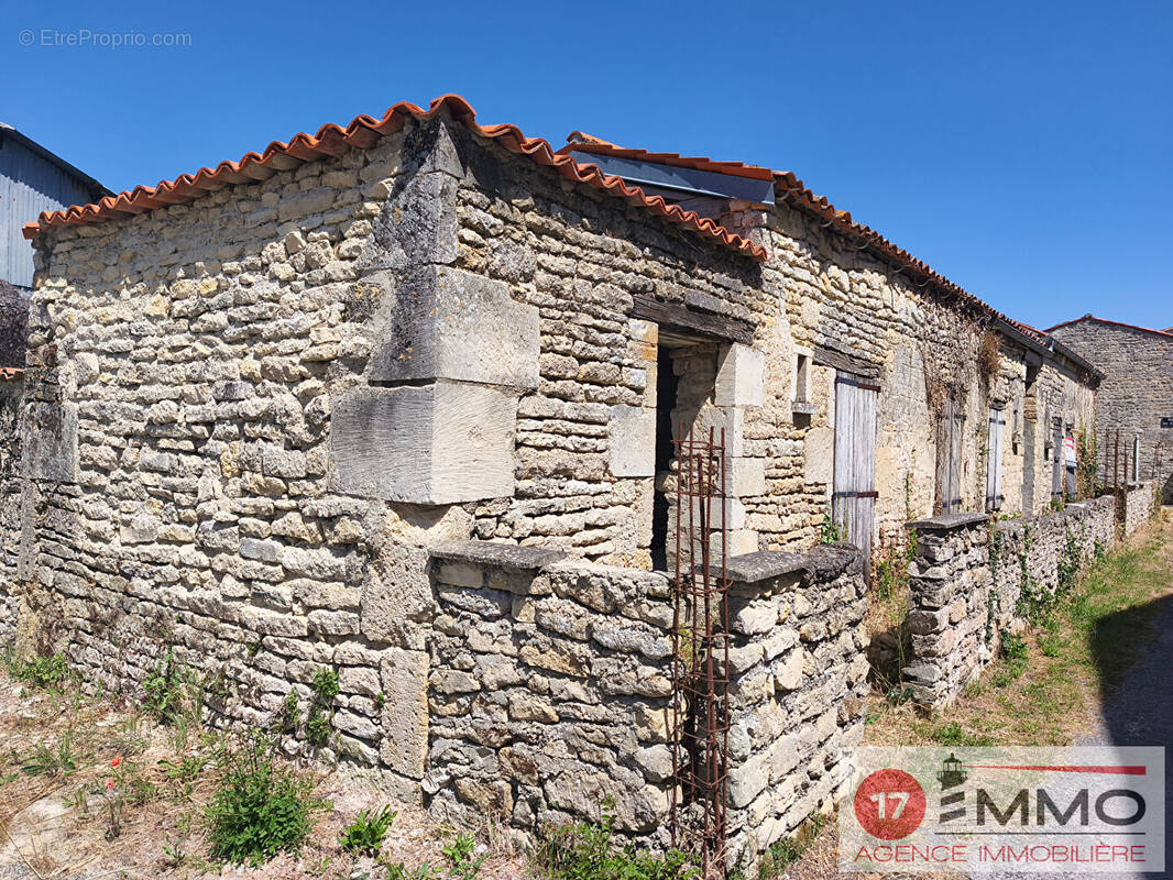 Maison à THAIRE
