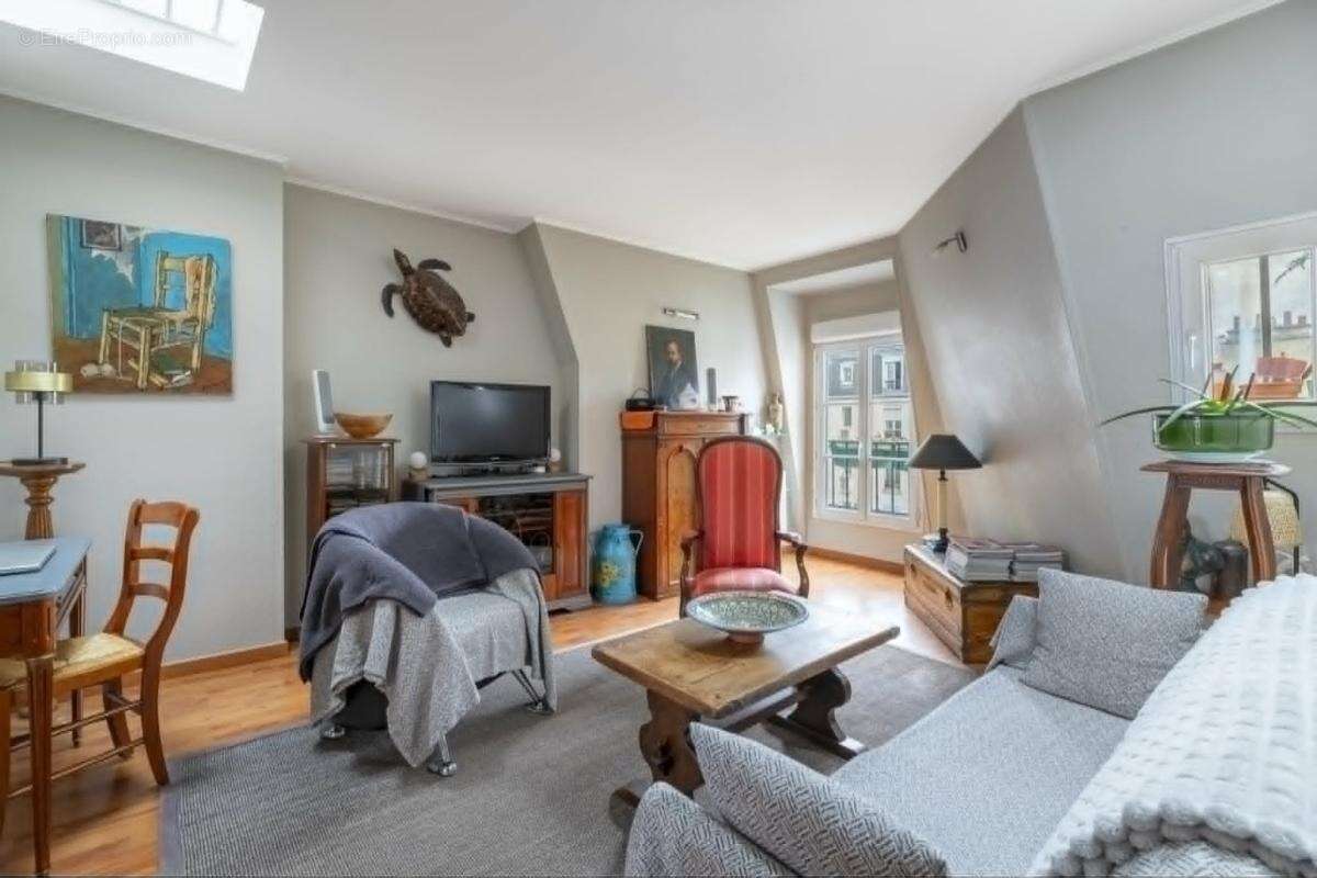 Appartement à PARIS-18E