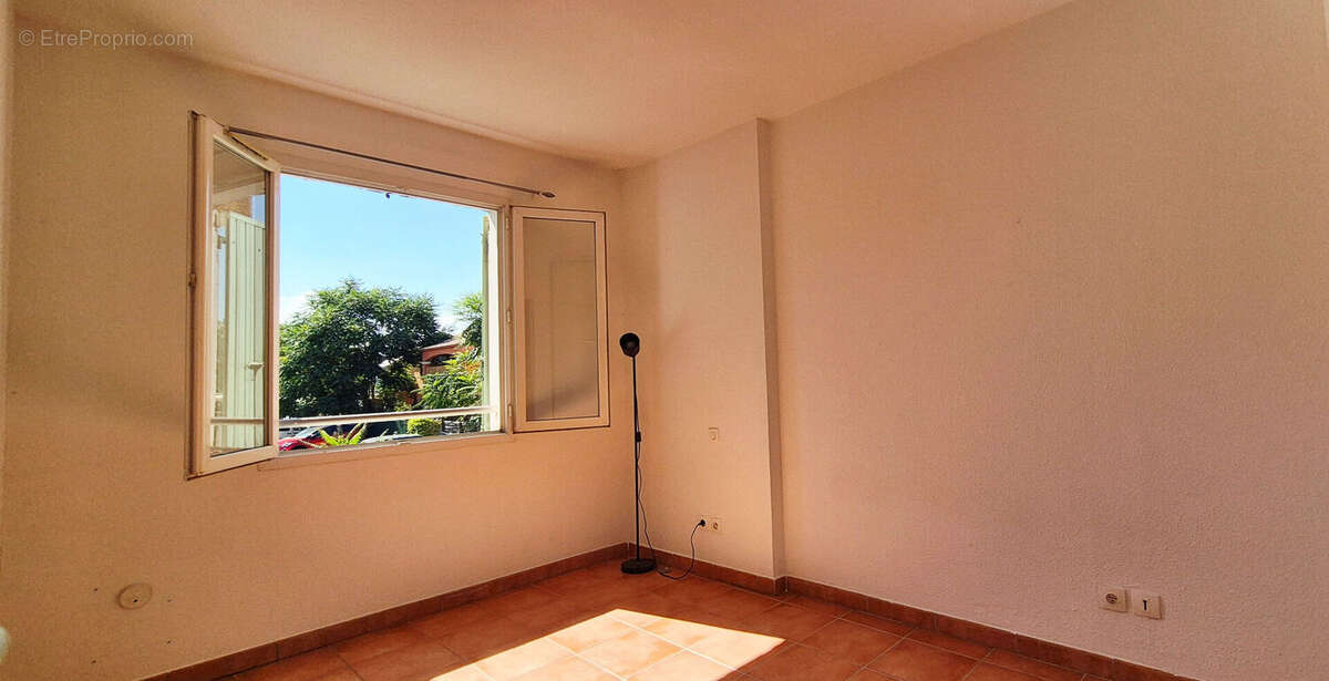 Appartement T2 - balcon - parking - ascenseur - photo 5