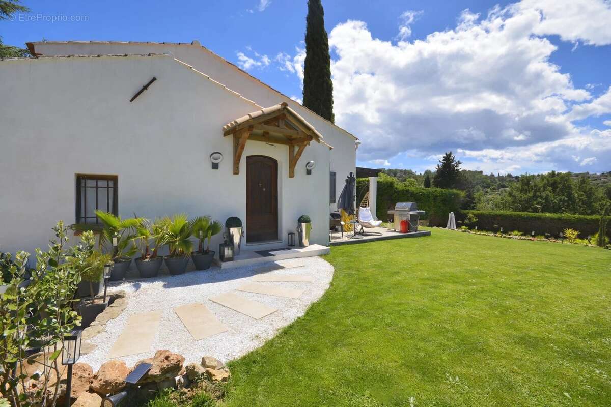 Maison à VALBONNE