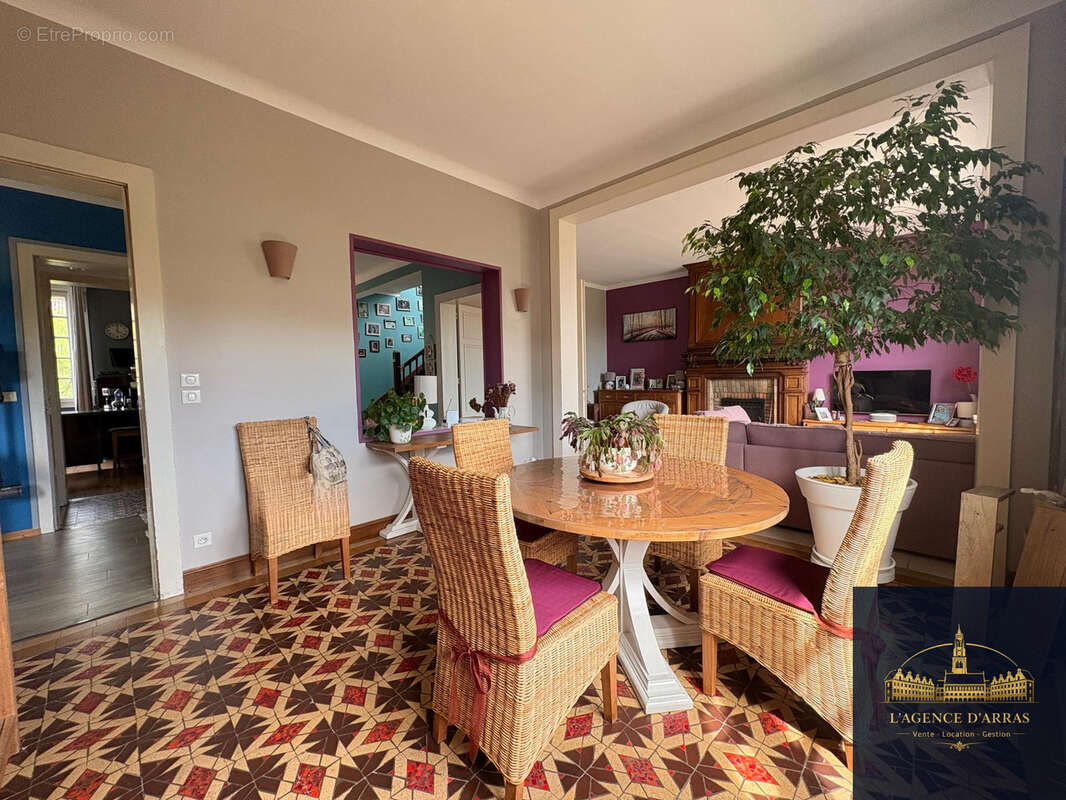 Maison de maître de caractère  171 m2 sur parcelle de 1000 m2  Prix raisonnable pour un bien d'exception - photo 8