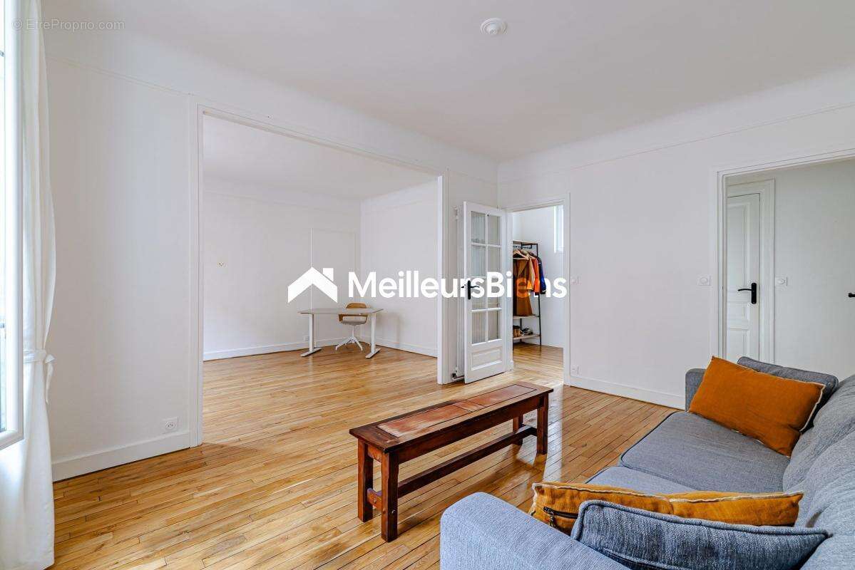Appartement à PARIS-17E