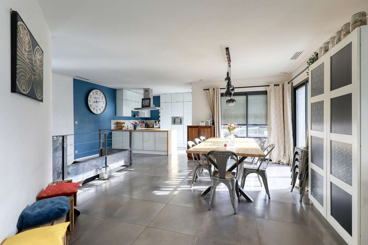 Maison à CIVRIEUX-D&#039;AZERGUES