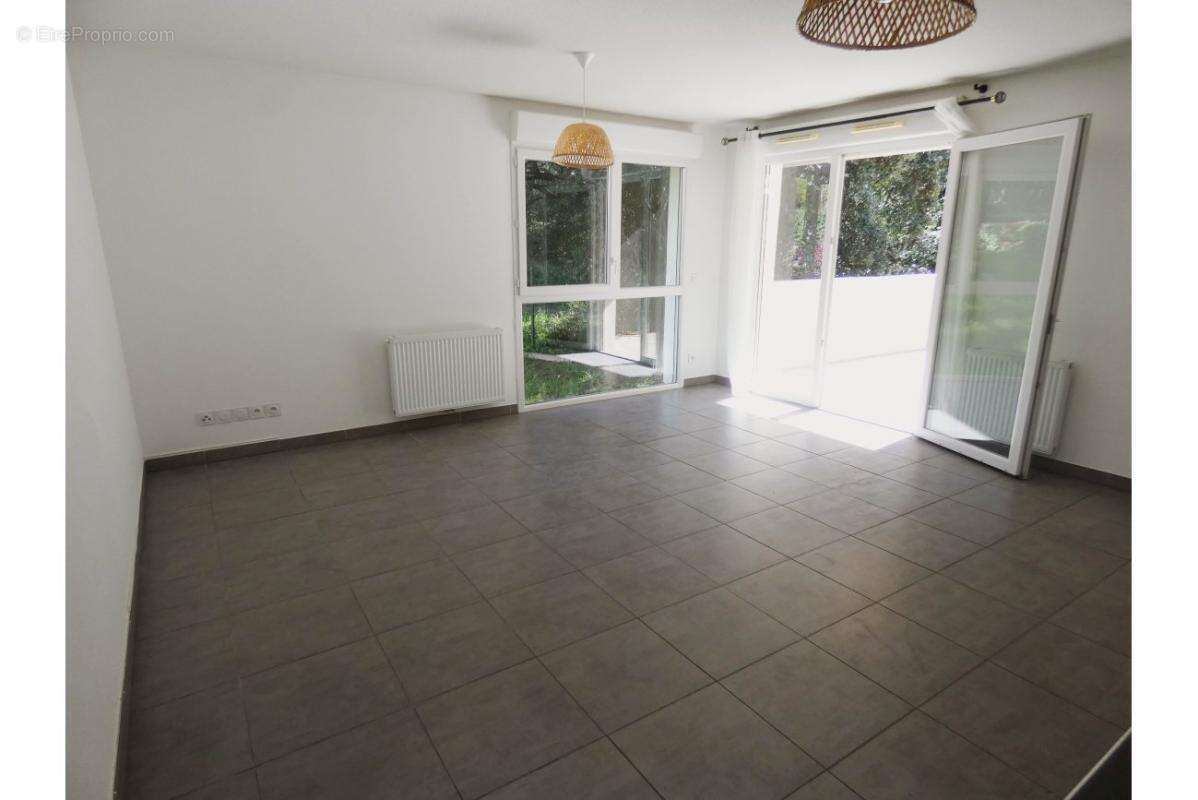 Appartement à JUVIGNAC