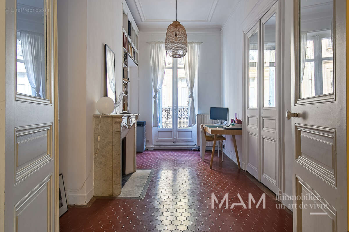 Appartement à MARSEILLE-6E