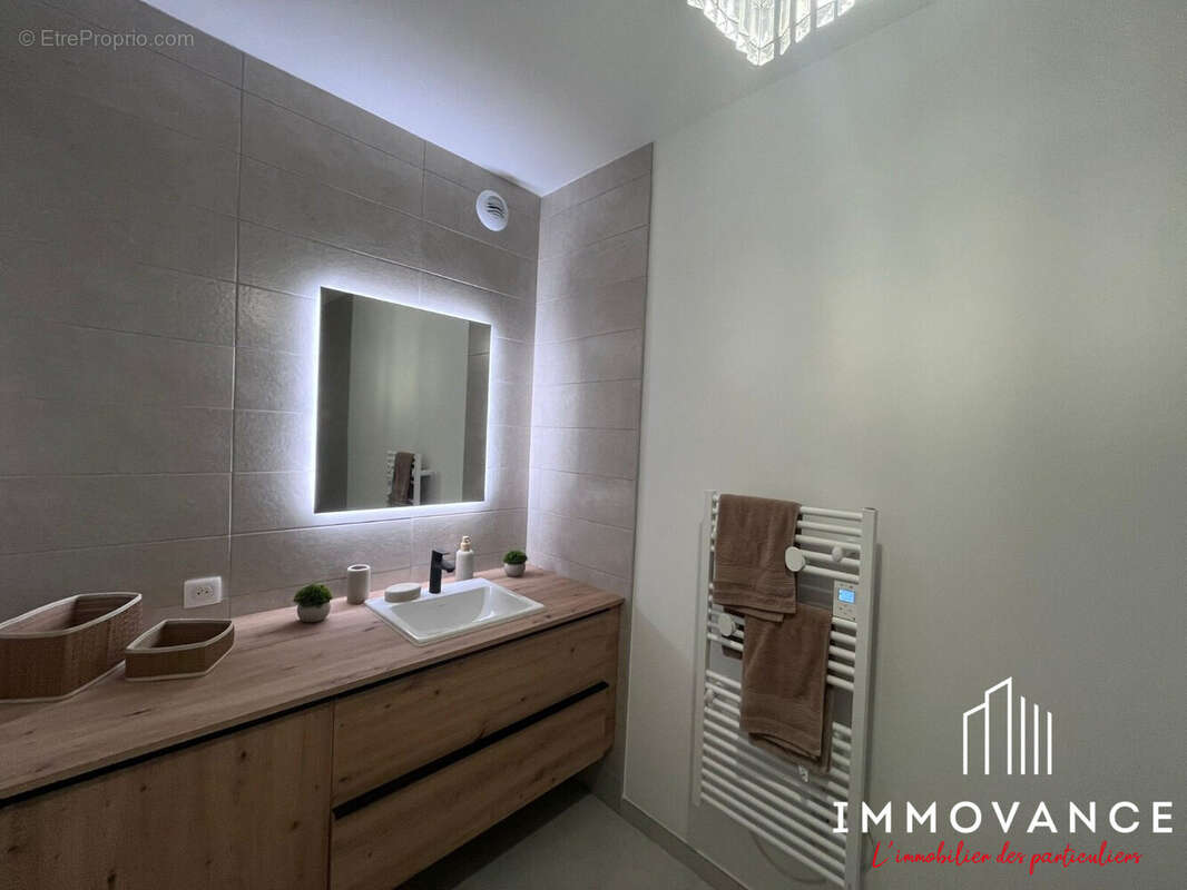 Appartement 68 m² à Saint-Clement-De-Riviere  - photo 7