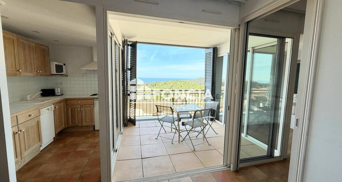 Appartement à SAINT-CYR-SUR-MER