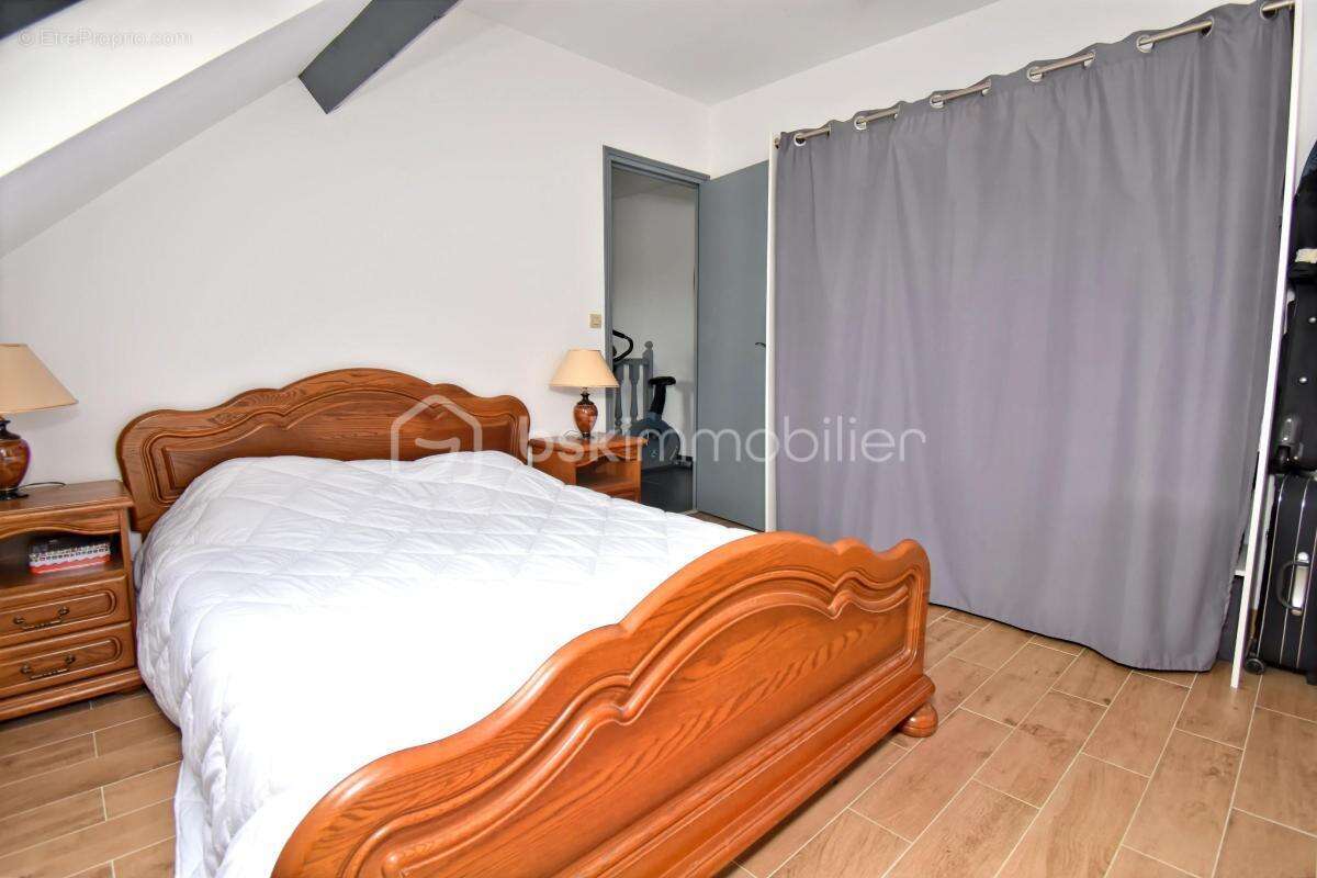 ORMESSON-SUR-MARNE - Maison familiale 135m² - 4 chambres - Jardin & double garage - - photo 12