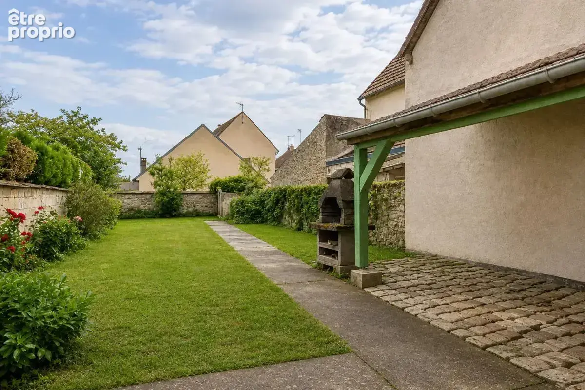Maison de caractère avec jardin - 104 m2 - Villeneuve-le-Comte - photo 12