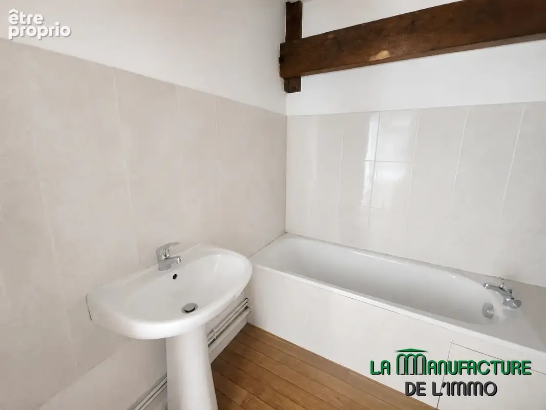 Appartement de type f3 de caractere 71,01 m2 carrez (109,91 m2 au sol) + terrasse - prox. chateaucreux - ideal - photo 10