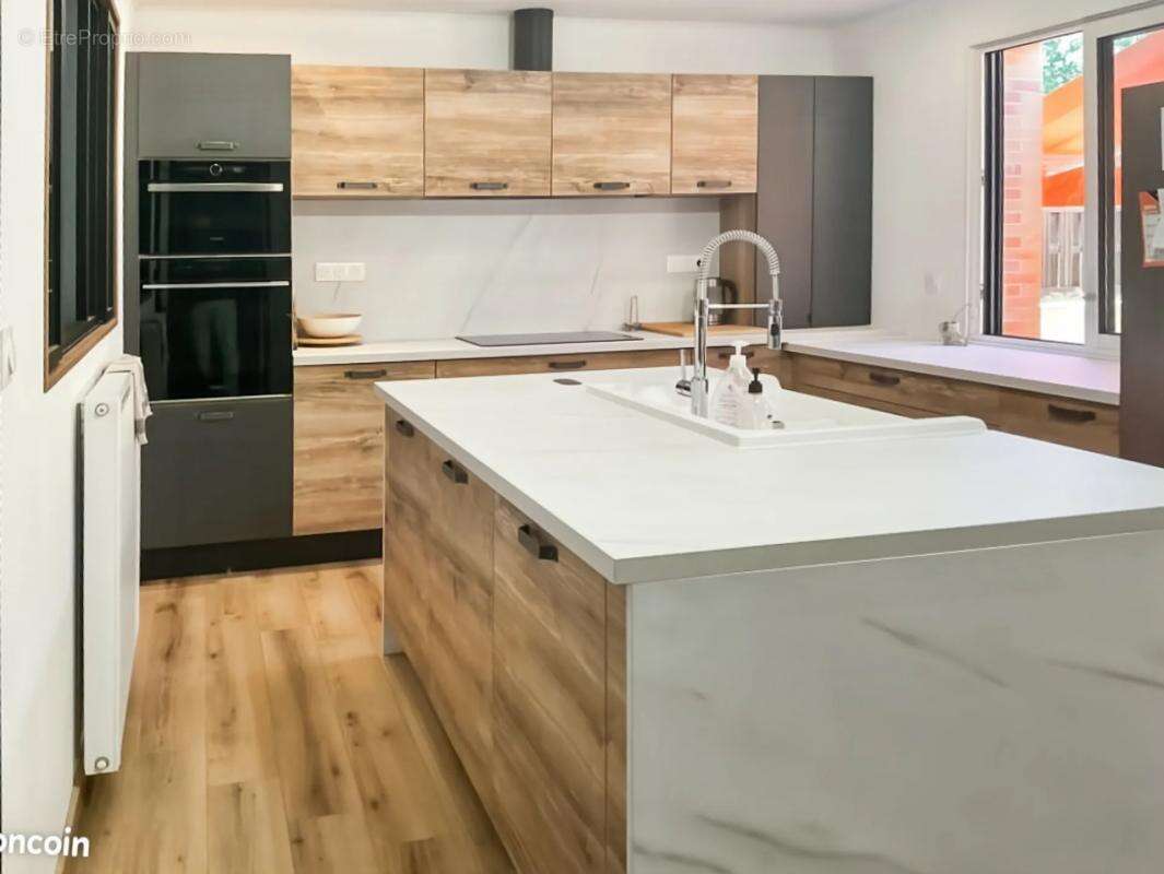 Maison à LES HERBIERS