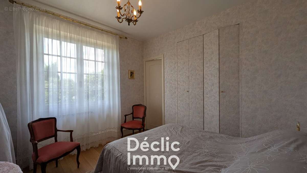 Maison d'exception de 424 m²  Parc arboré  Piscine accessible depuis le salon  Viager occupé  Secteur  Barret - Barbezieux-S - photo 11