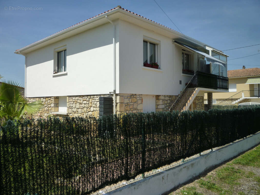 Maison à MONTAYRAL