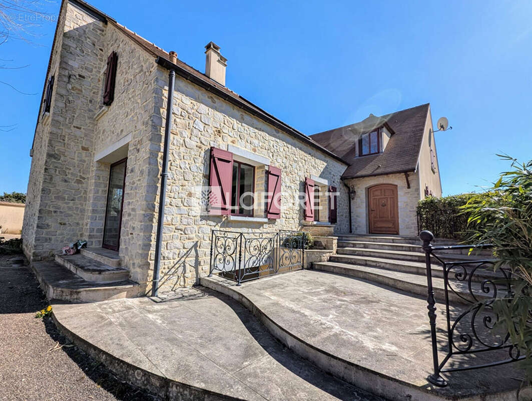 Maison Champcueil 9 pièce(s) 380 m2 - photo 2