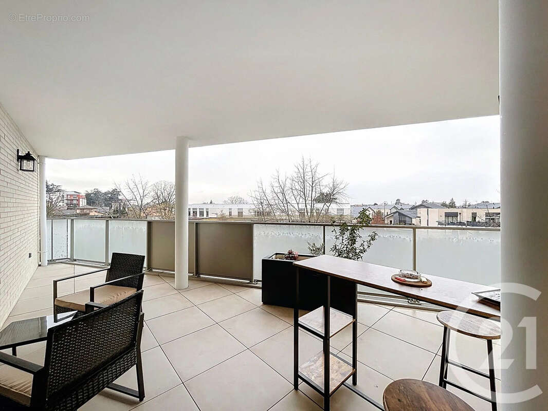 Appartement à DECINES-CHARPIEU