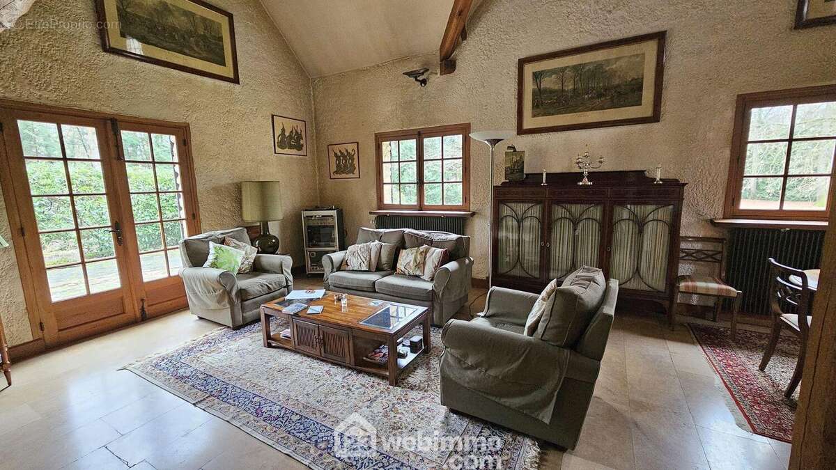 Un séjour cathédrale de 39 m². - Maison à MILLY-LA-FORET