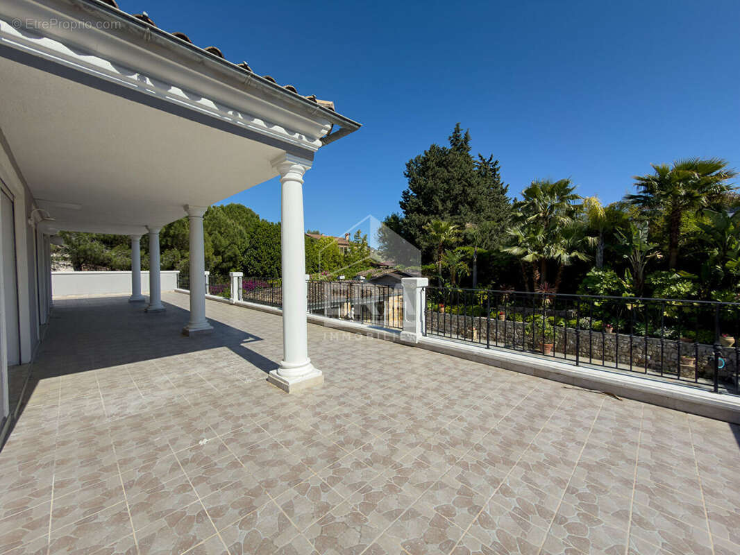 Maison à MOUGINS