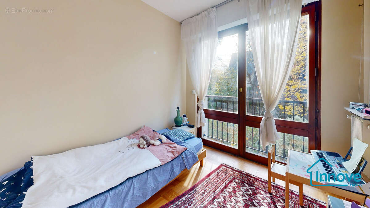 Appartement à VILLE-D&#039;AVRAY