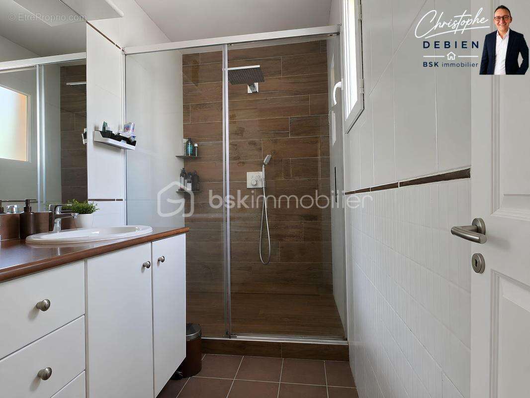 Couëron / atlantis – un écrin de verdure - propriété familiale de 246 m², 5 chambres, piscine, pool-house, terrain 3 319 m² - photo 15
