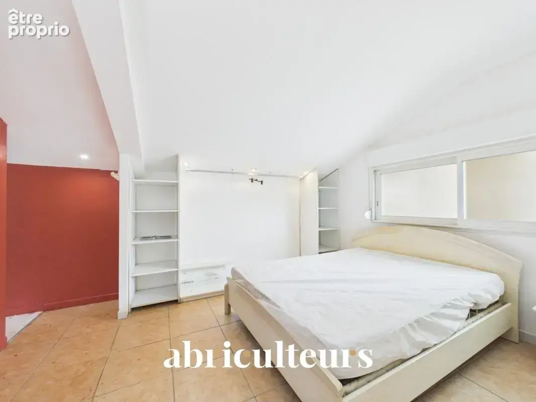 Maison de plain-pied de 140 m² - 4 chambres -5 parking - Saint-Jean-de-Boiseau (44640) - photo 7