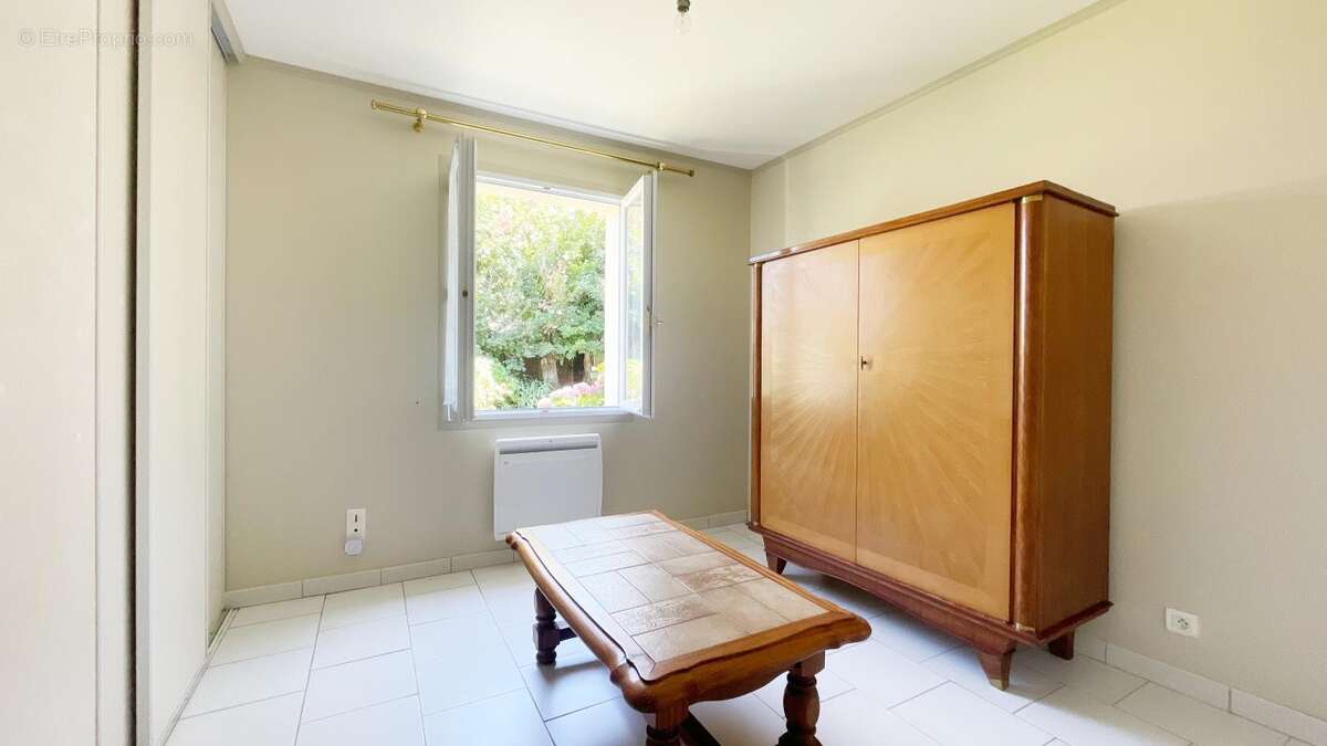 Maison 93 m² à Saint-Laurent-De-La-Pree  - photo 9