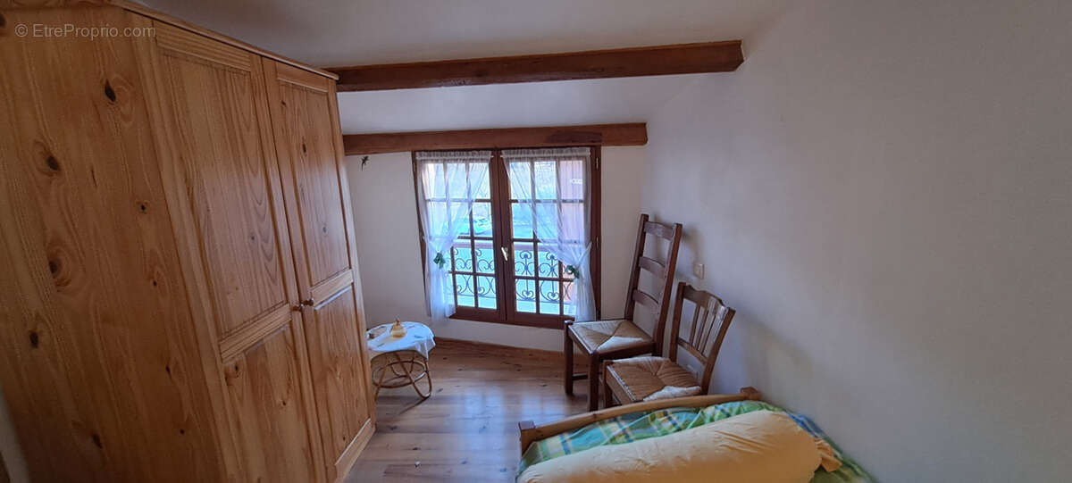 Maison à SAINT-ETIENNE-DE-GOURGAS