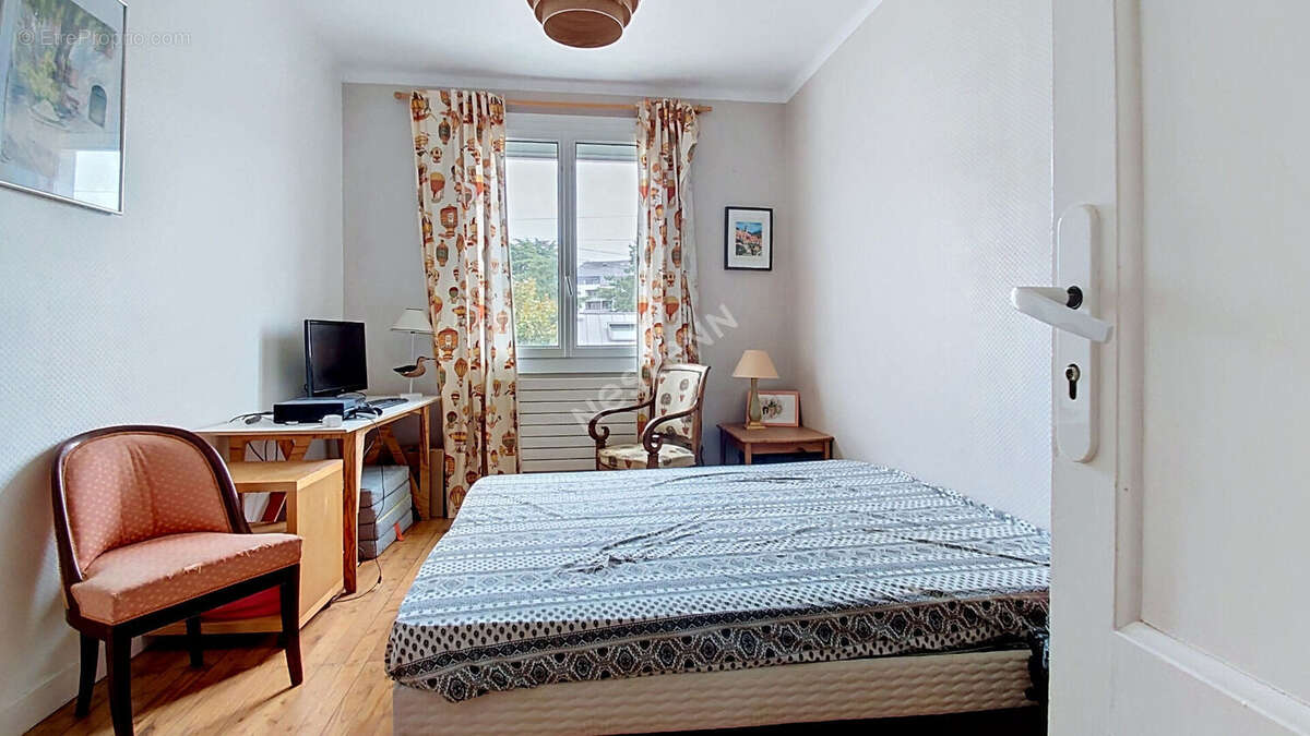 EXCLUSIVITÉ / NANTES - PROCÉ / Maison 206m² 9 pièces 5 chambres, deux garages, jardin 400m² exposé  OUEST - photo 14