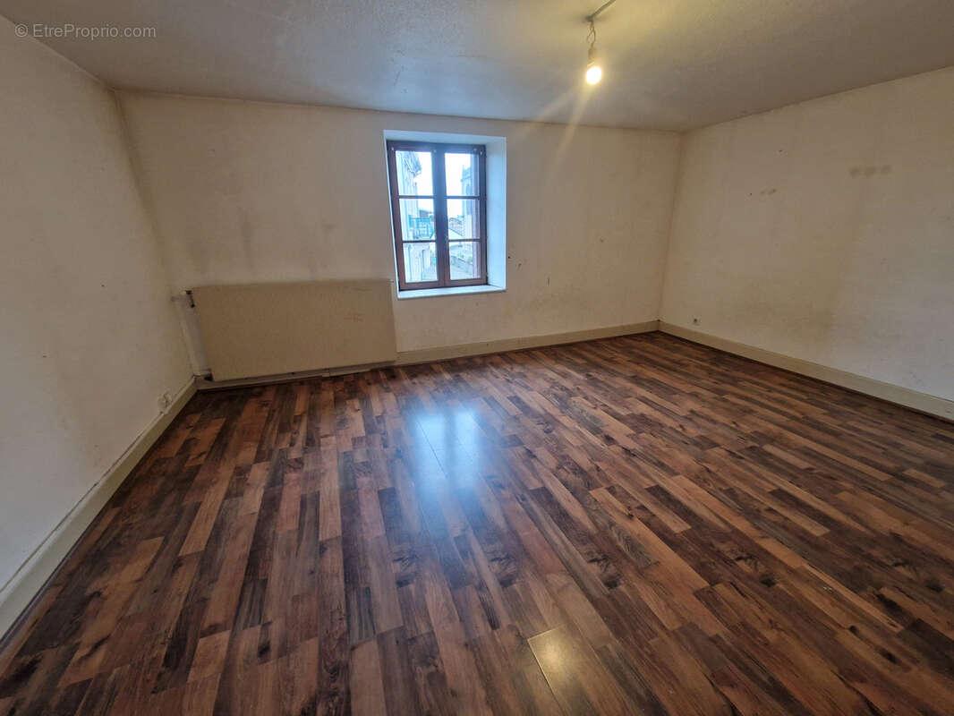 Maison à FOUGEROLLES