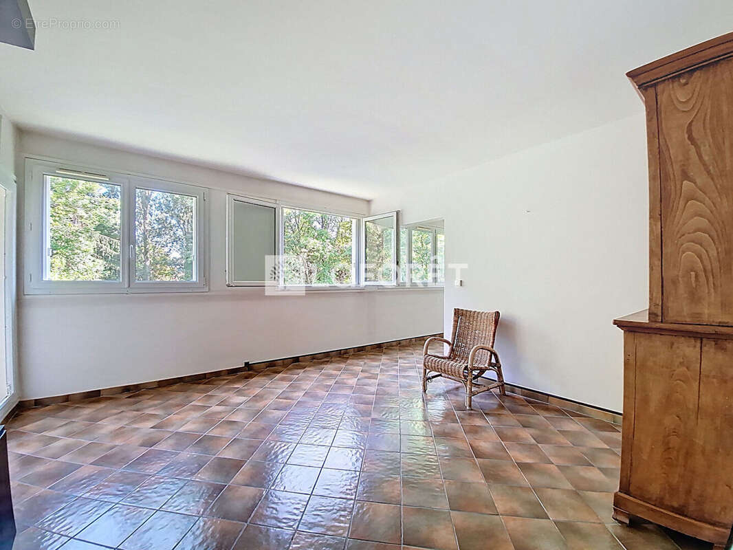 Appartement à VERNEUIL-SUR-SEINE