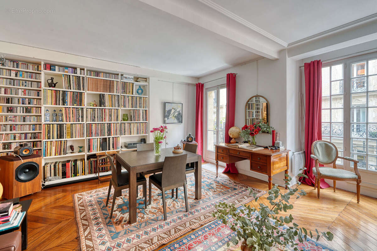 Appartement à PARIS-18E