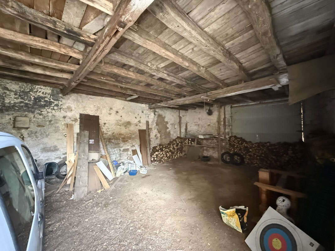 Appartement à COULMIER-LE-SEC