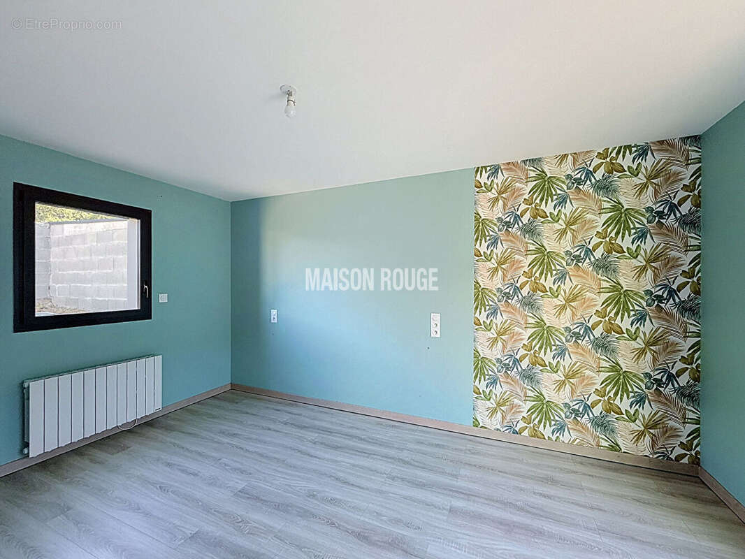 Maison de plain-pied avec quatre chambres et jardin - photo 15