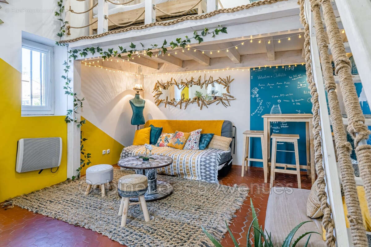 Appartement à MARSEILLE-2E