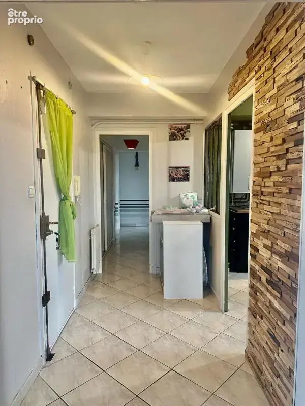 ROANNE Appartement 4 pièces avec balcons et cave - photo 5