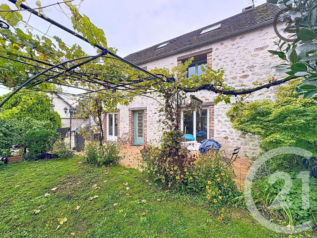Maison à SOURDUN