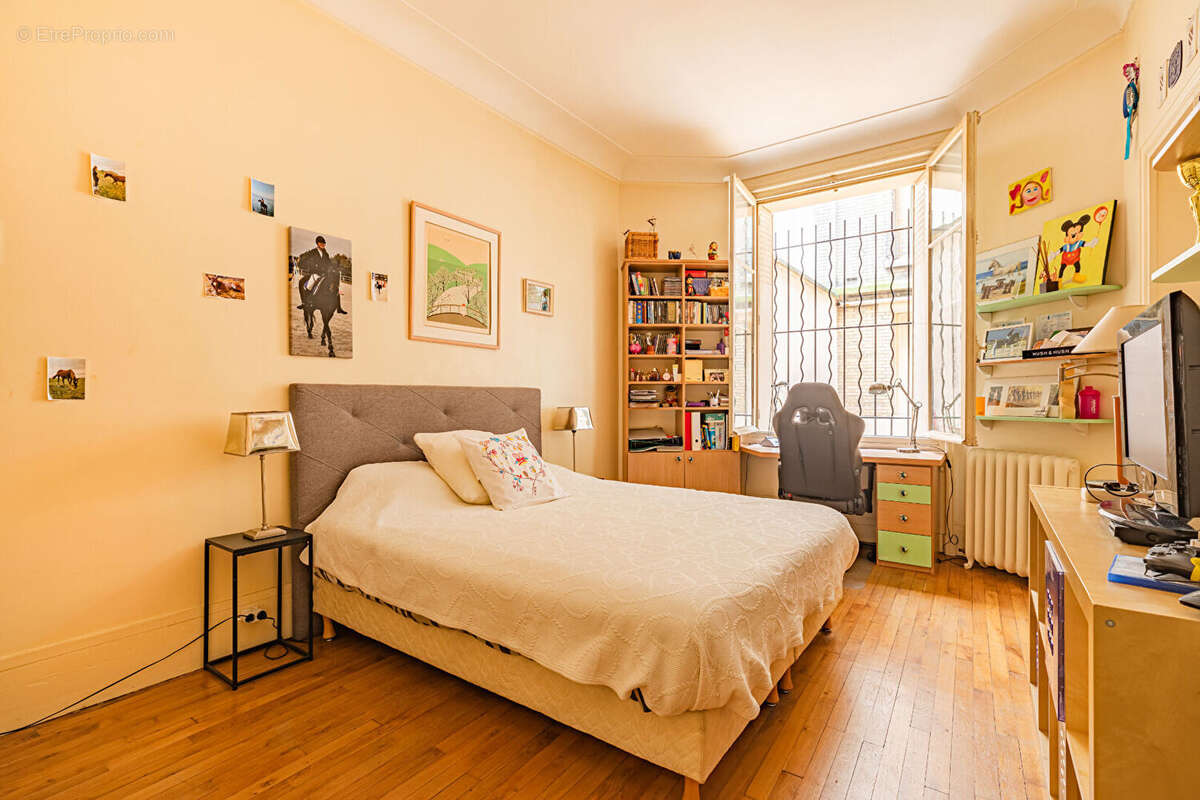 Appartement à PARIS-7E