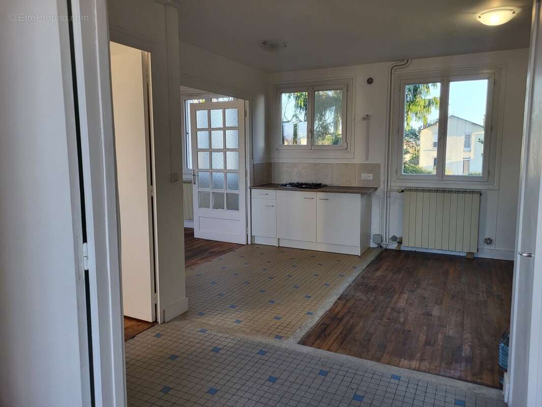 Maison à vendre 4 pièces THOUARS (79) TERRAIN 420 m² - photo 4