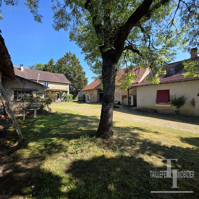 Maison 218 m² à Corgnac-Sur-L'isle  - photo 2