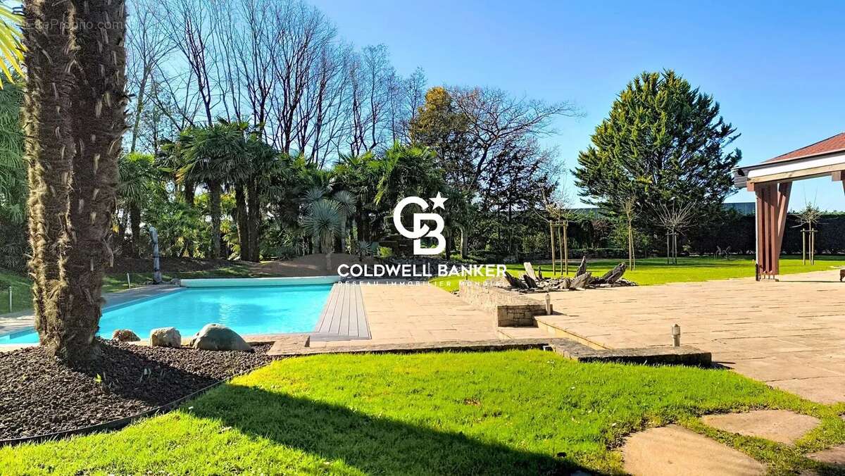 Maison à LES HERBIERS