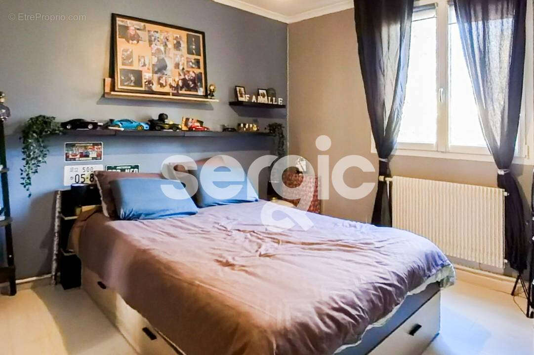 Appartement à SAINTE-GENEVIEVE-DES-BOIS